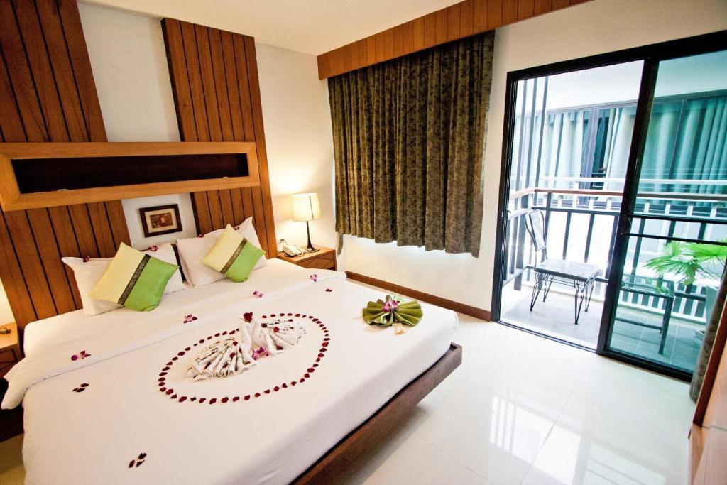 The Chambre Patong Экстерьер фото