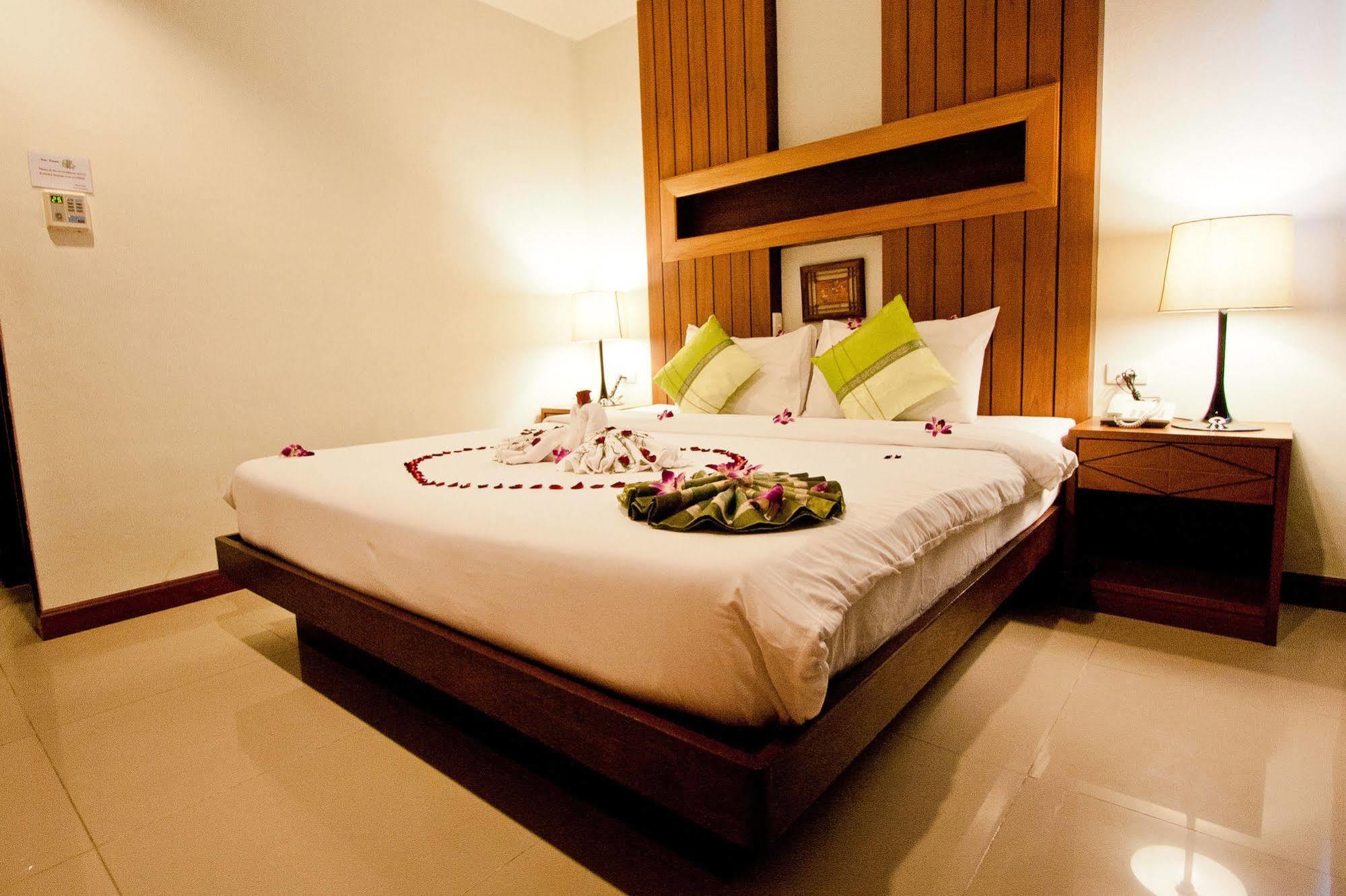 The Chambre Patong Экстерьер фото