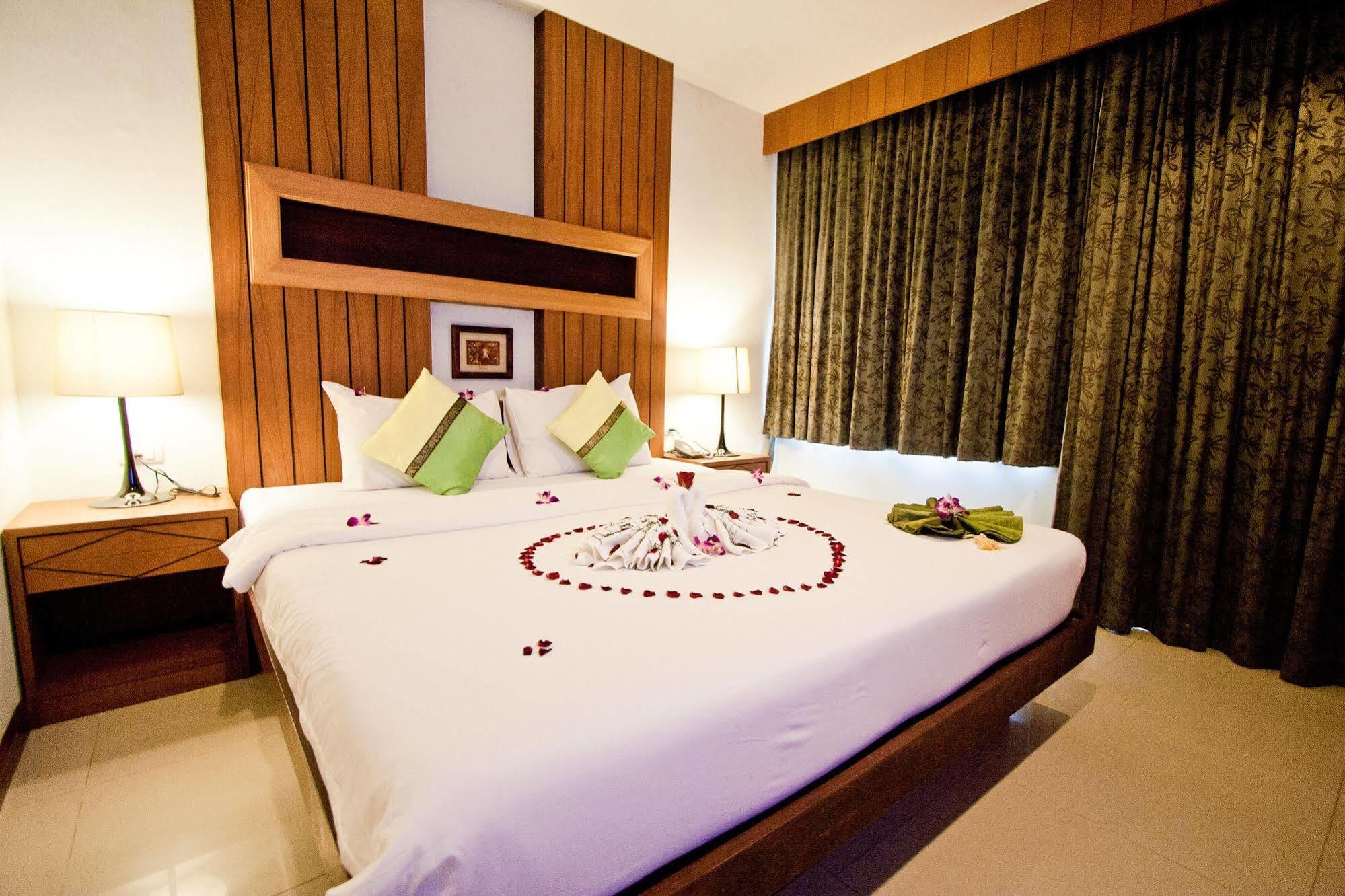 The Chambre Patong Экстерьер фото